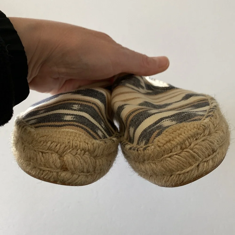 Soludos platform aztec ikat espadrilles women’s 10 blue tan EUC